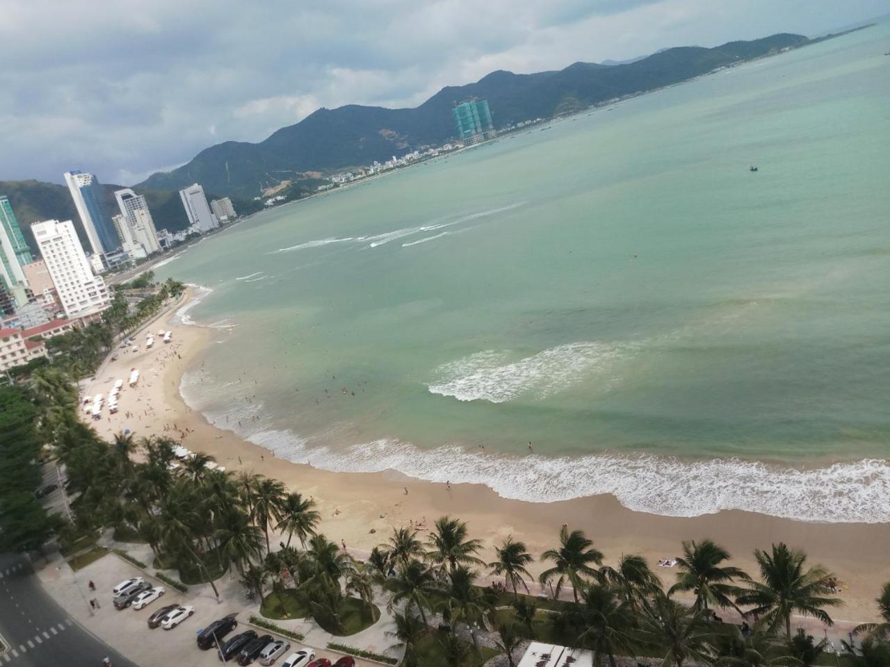 Beach Front Oceanous Apartment Нячанг Экстерьер фото